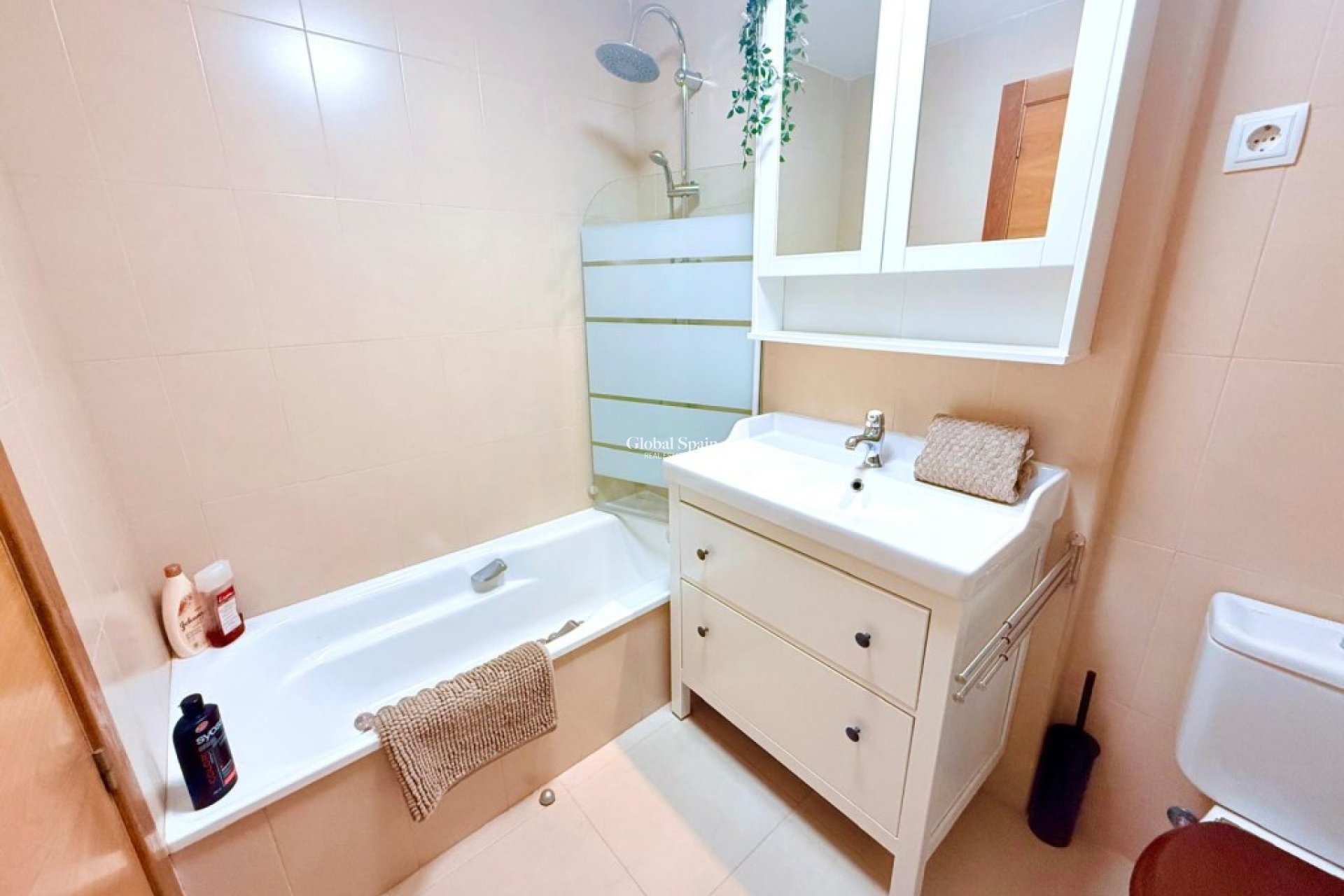 Wederverkoop - APPARTEMENT -
SUCINA - Inland
