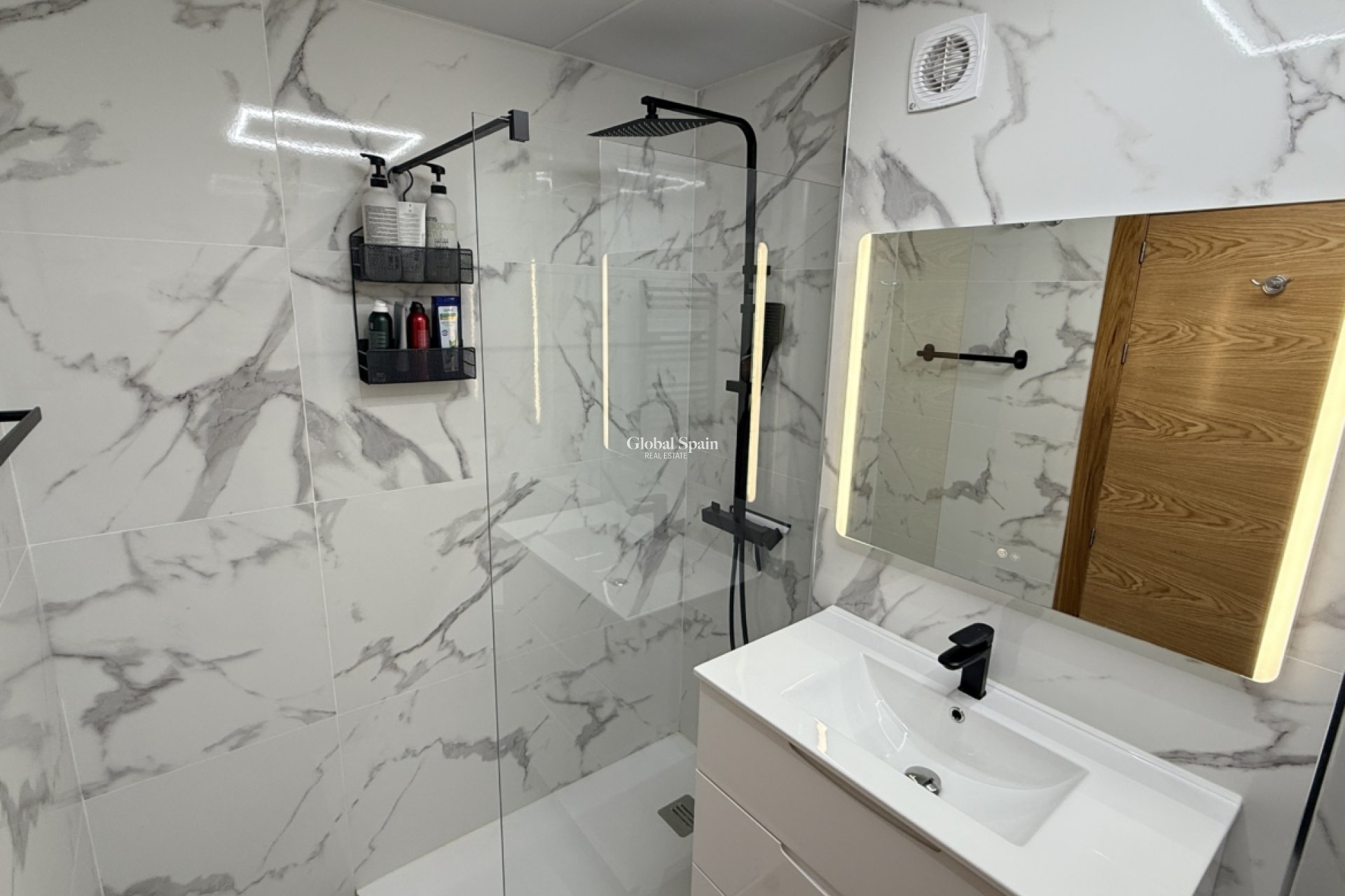 Wederverkoop - APPARTEMENT -
SUCINA - Inland