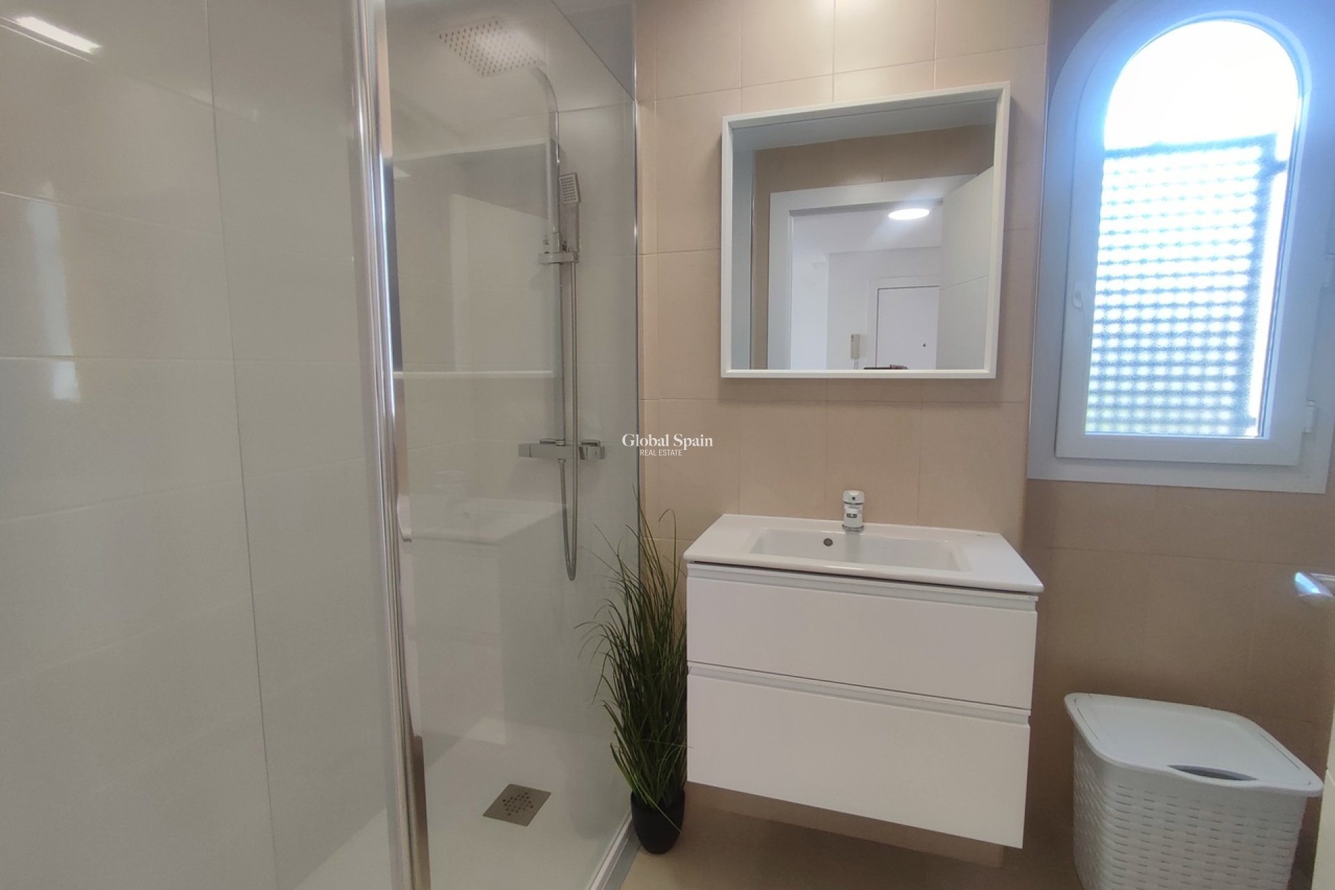Wederverkoop - APPARTEMENT -
SUCINA - Inland