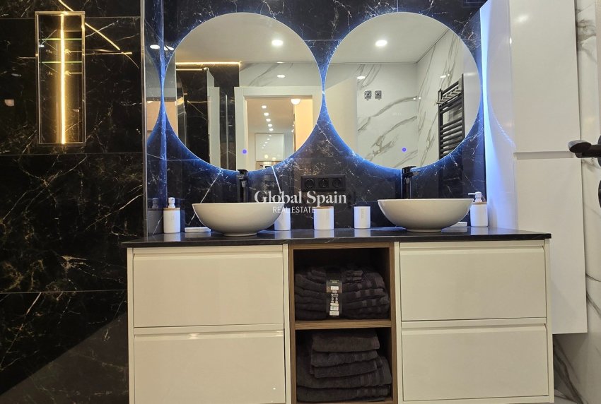 Wederverkoop - APPARTEMENT -
SUCINA - Sucina