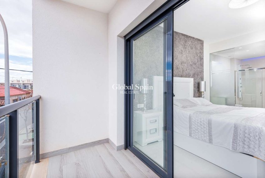 Wederverkoop - APPARTEMENT -
TORRE DE LA HORADADA - Costa Blanca