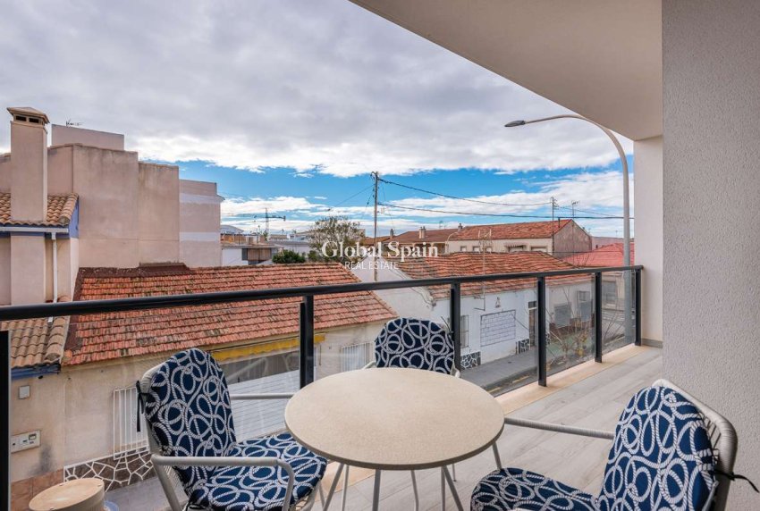 Wederverkoop - APPARTEMENT -
TORRE DE LA HORADADA - Costa Blanca