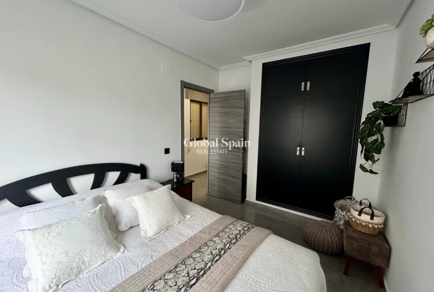 Wederverkoop - APPARTEMENT -
TORREMENDO - Costa Blanca