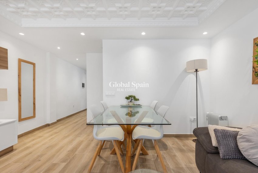 Wederverkoop - Appartement -
TORREVIEJA - Acequion