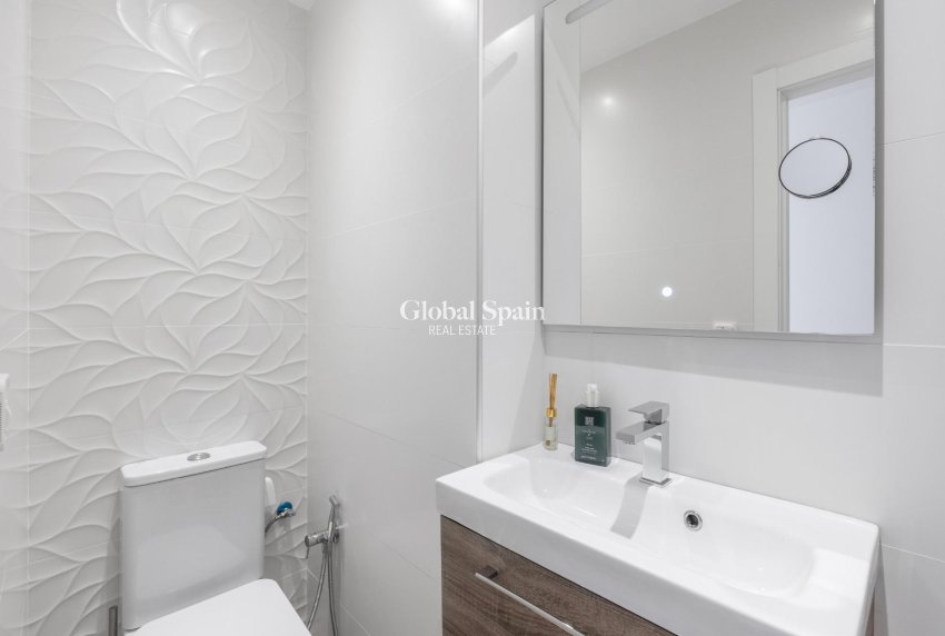 Wederverkoop - Appartement -
TORREVIEJA - Acequion