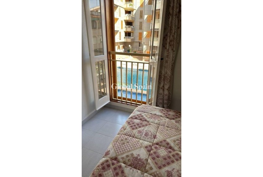 Wederverkoop - Appartement -
TORREVIEJA - Acequion