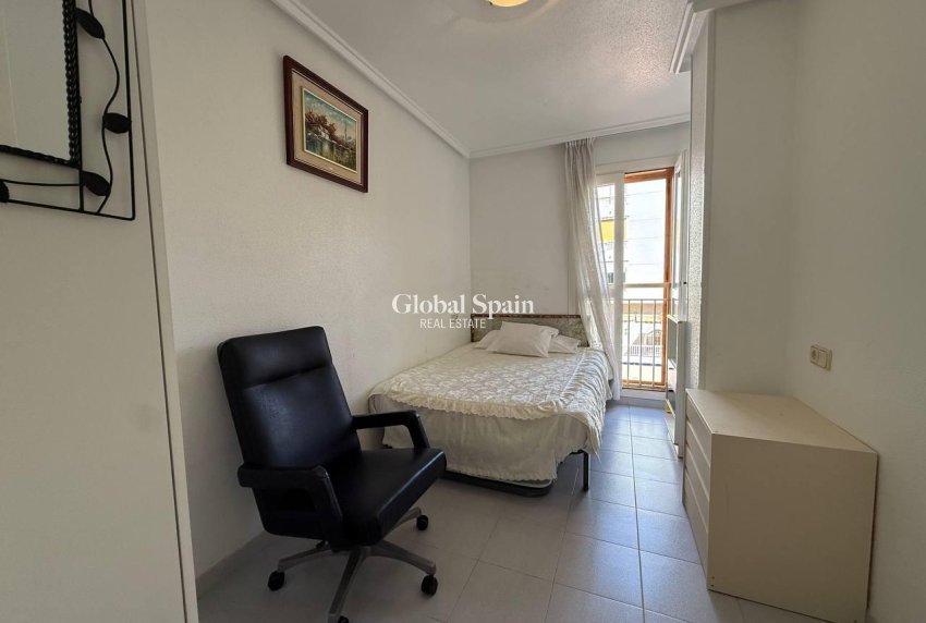 Wederverkoop - Appartement -
TORREVIEJA - Acequion