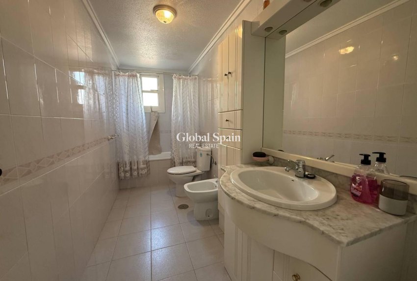 Wederverkoop - Appartement -
TORREVIEJA - Acequion