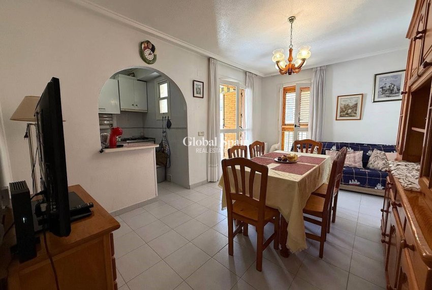 Wederverkoop - APPARTEMENT -
TORREVIEJA - Acequion