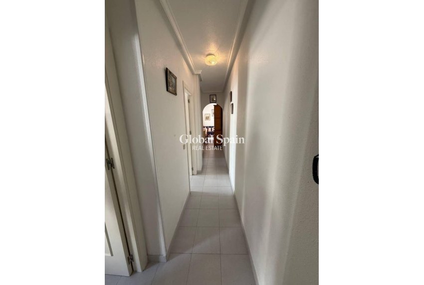 Wederverkoop - APPARTEMENT -
TORREVIEJA - Acequion