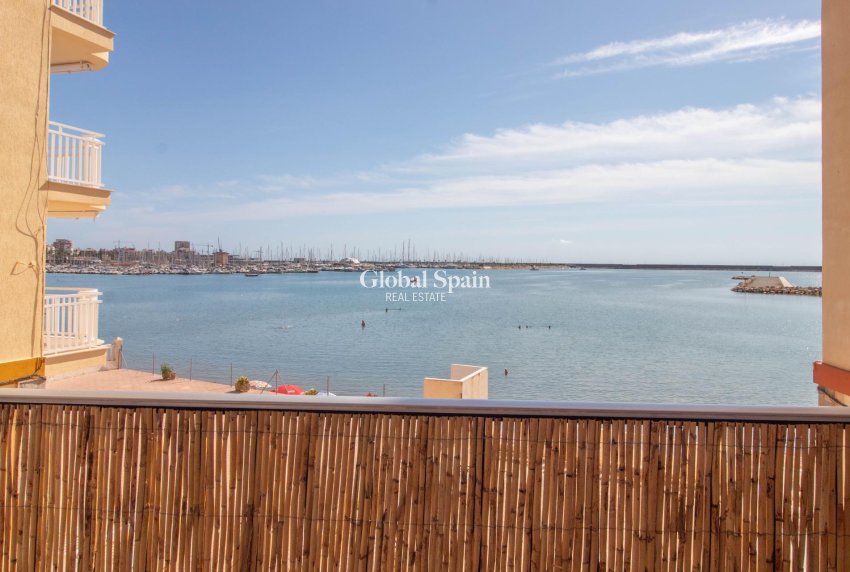 Wederverkoop - APPARTEMENT -
TORREVIEJA - Acequion