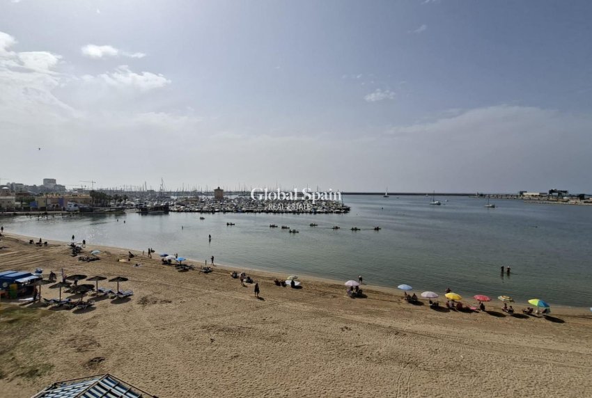 Wederverkoop - APPARTEMENT -
TORREVIEJA - Acequion