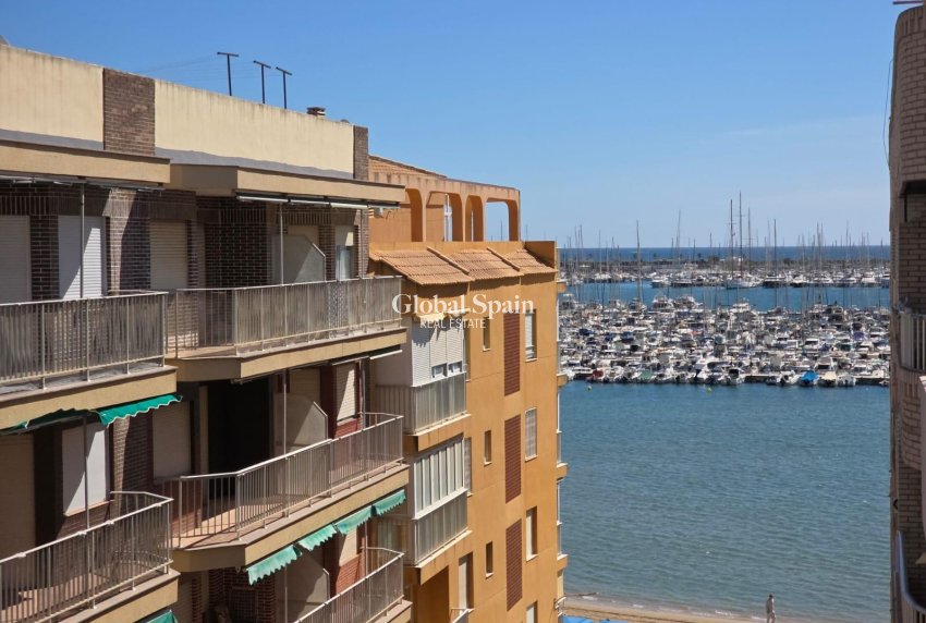 Wederverkoop - APPARTEMENT -
TORREVIEJA - Acequion
