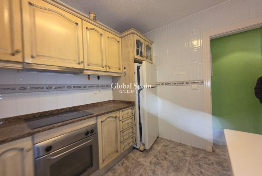 Wederverkoop - APPARTEMENT -
TORREVIEJA - Acequion