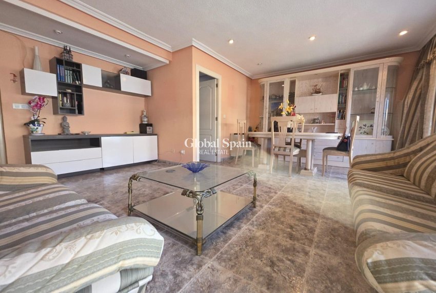 Wederverkoop - APPARTEMENT -
TORREVIEJA - Acequion