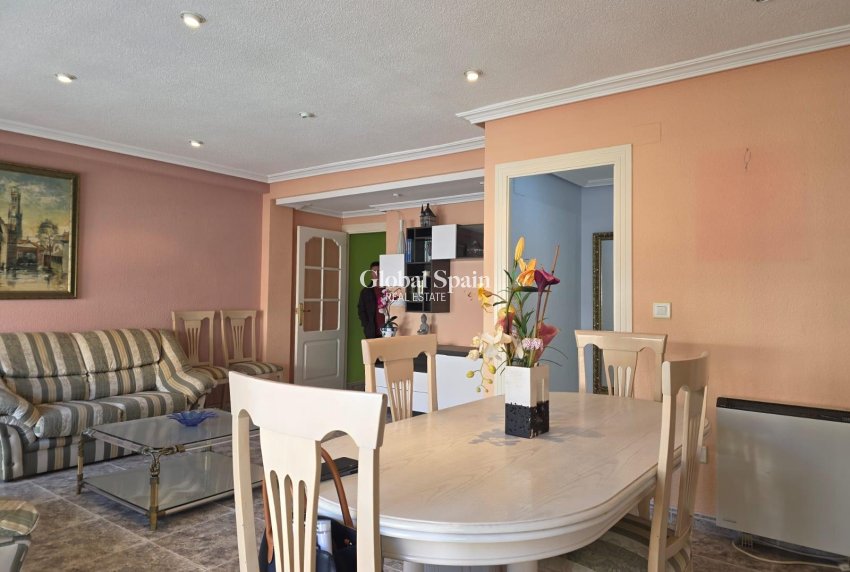 Wederverkoop - APPARTEMENT -
TORREVIEJA - Acequion