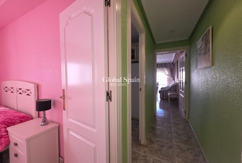 Wederverkoop - APPARTEMENT -
TORREVIEJA - Acequion