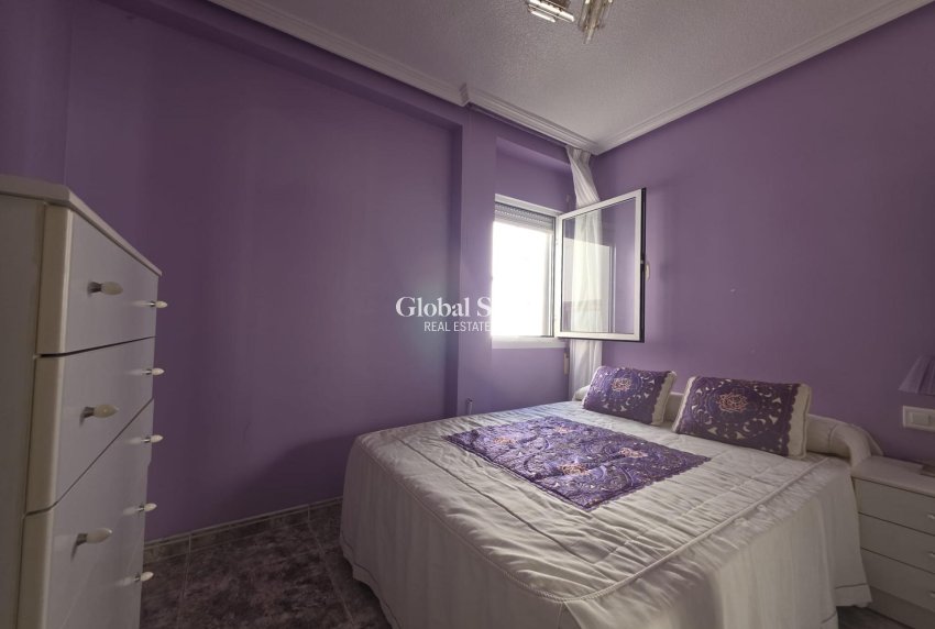 Wederverkoop - APPARTEMENT -
TORREVIEJA - Acequion