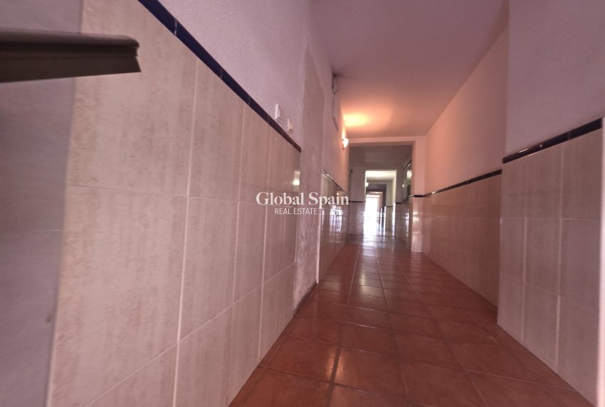 Wederverkoop - APPARTEMENT -
TORREVIEJA - Acequion