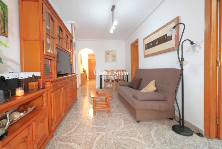 Wederverkoop - APPARTEMENT -
TORREVIEJA - Acequion