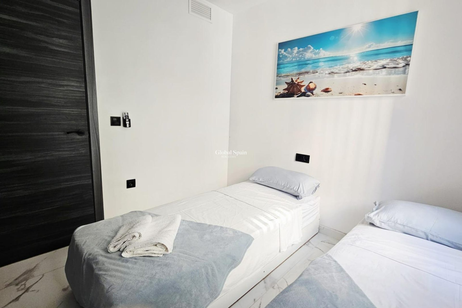 Wederverkoop - APPARTEMENT -
TORREVIEJA - Acequion