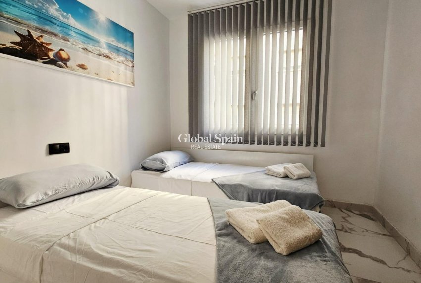Wederverkoop - APPARTEMENT -
TORREVIEJA - Acequion