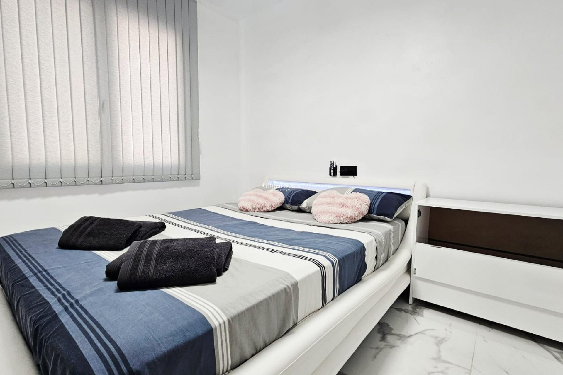 Wederverkoop - APPARTEMENT -
TORREVIEJA - Acequion