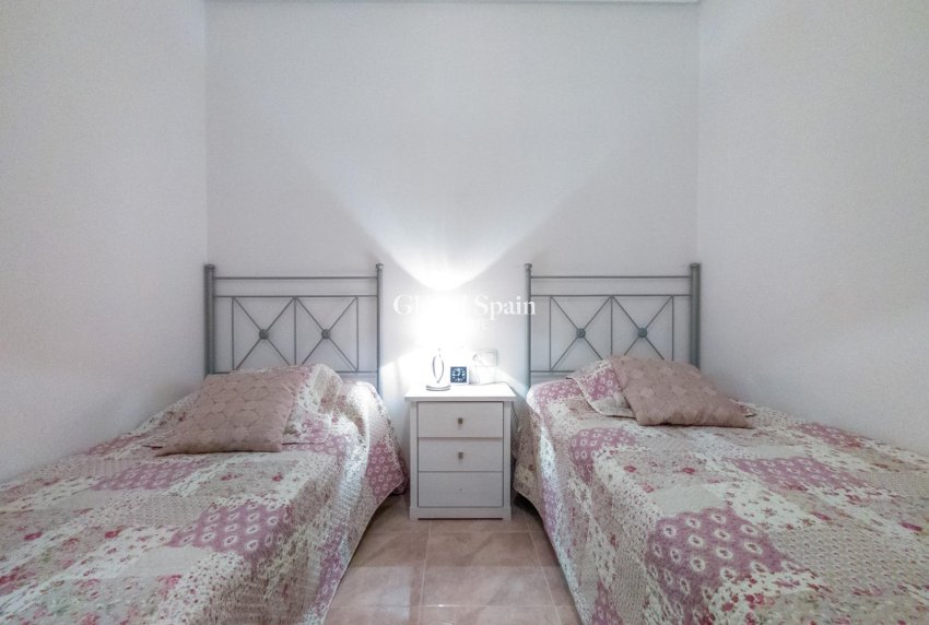 Wederverkoop - APPARTEMENT -
TORREVIEJA - Acequion