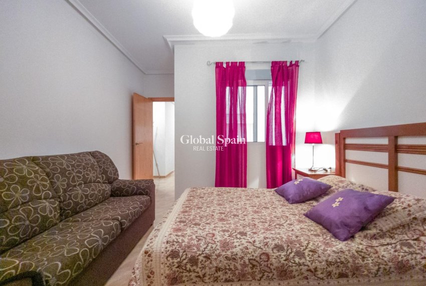 Wederverkoop - APPARTEMENT -
TORREVIEJA - Acequion
