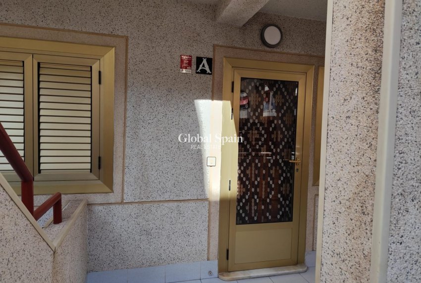 Wederverkoop - APPARTEMENT -
TORREVIEJA - Acequion