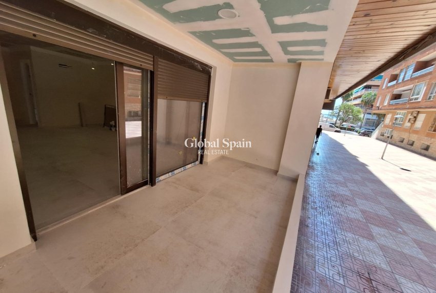 Wederverkoop - APPARTEMENT -
TORREVIEJA - Acequion