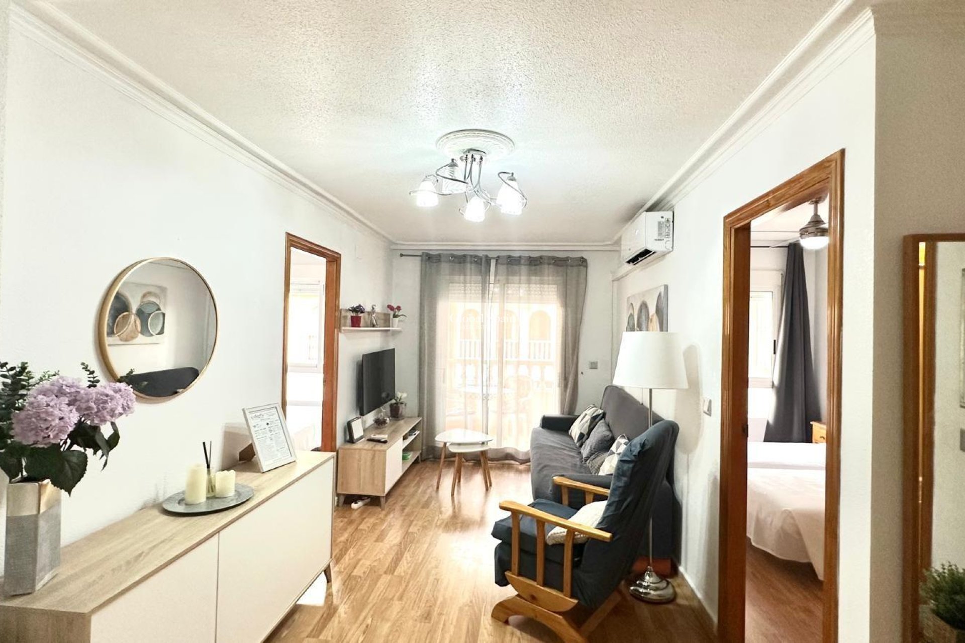 Wederverkoop - APPARTEMENT -
TORREVIEJA - Acequion