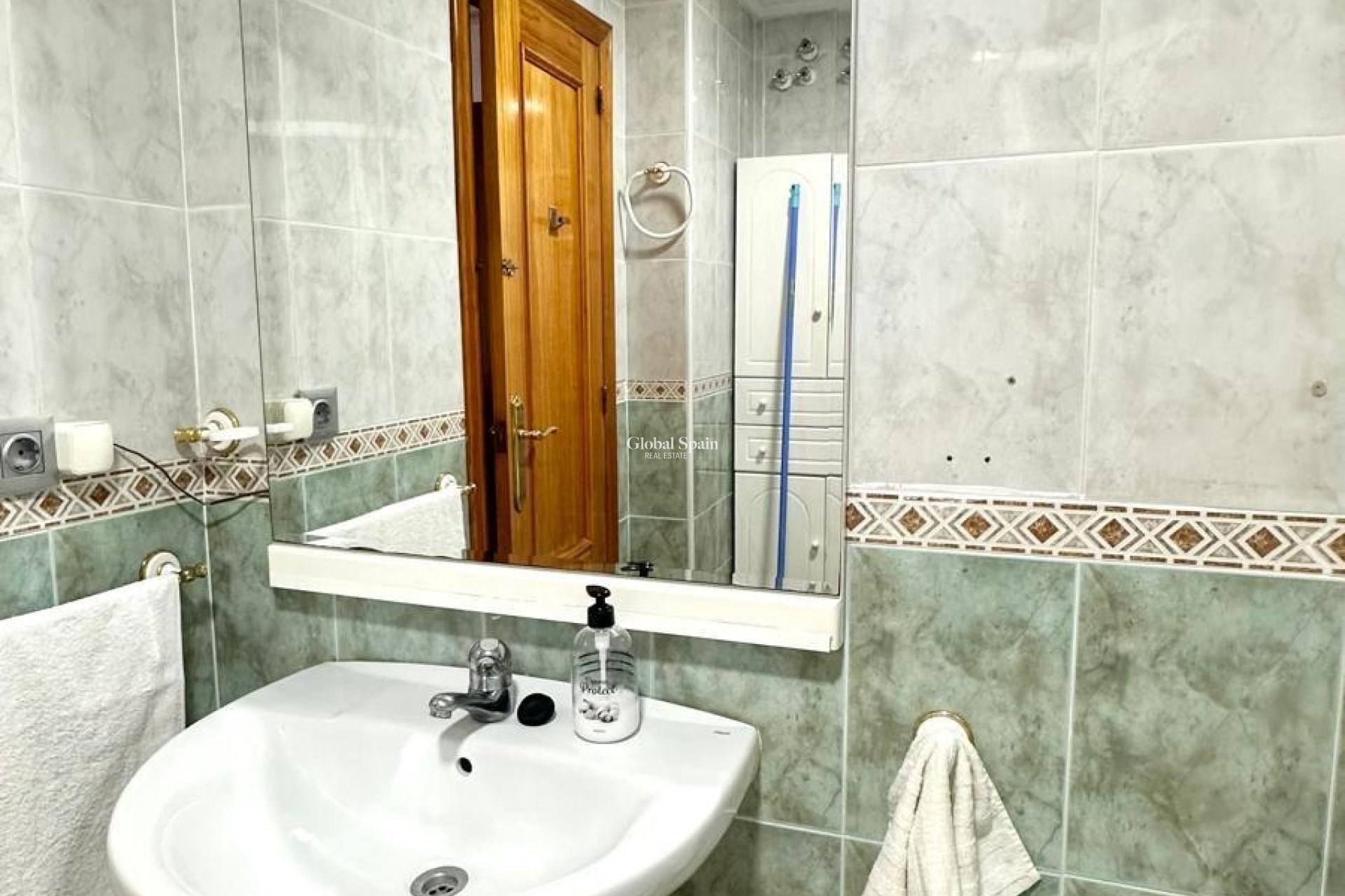 Wederverkoop - APPARTEMENT -
TORREVIEJA - Acequion