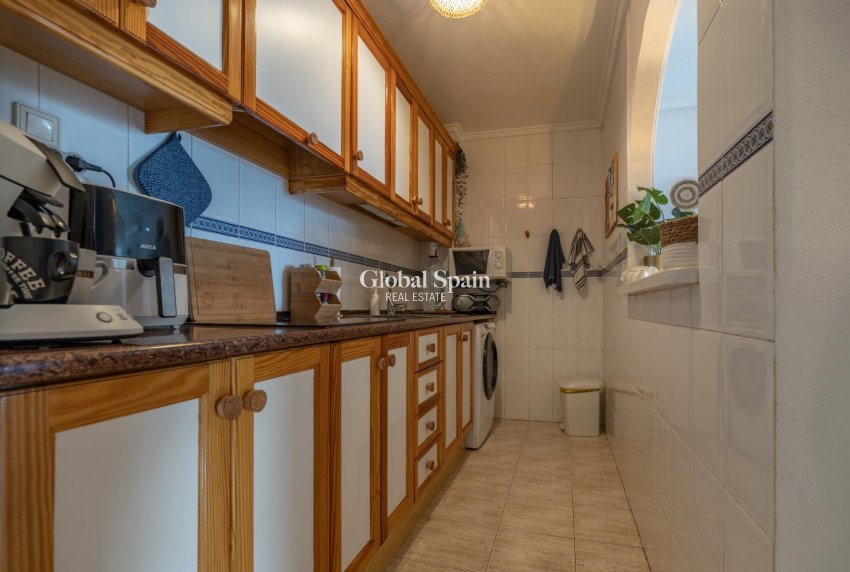 Wederverkoop - APPARTEMENT -
TORREVIEJA - Acequion