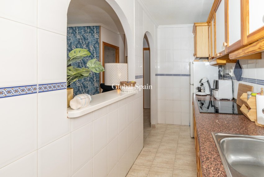 Wederverkoop - APPARTEMENT -
TORREVIEJA - Acequion