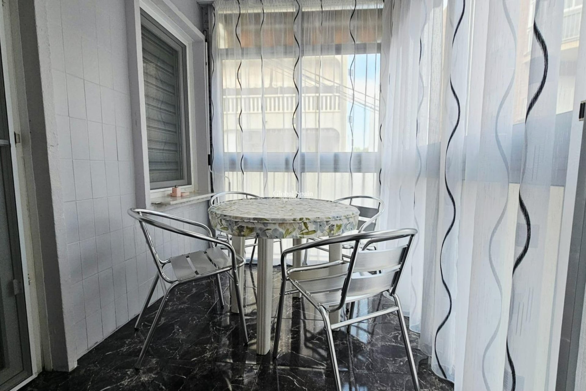 Wederverkoop - APPARTEMENT -
TORREVIEJA - Acequion