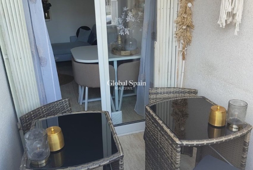 Wederverkoop - APPARTEMENT -
TORREVIEJA - Acequion