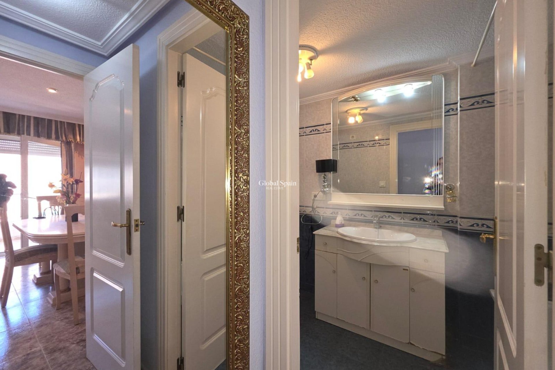 Wederverkoop - APPARTEMENT -
TORREVIEJA - Acequion