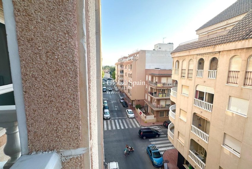 Wederverkoop - APPARTEMENT -
TORREVIEJA - Acequion