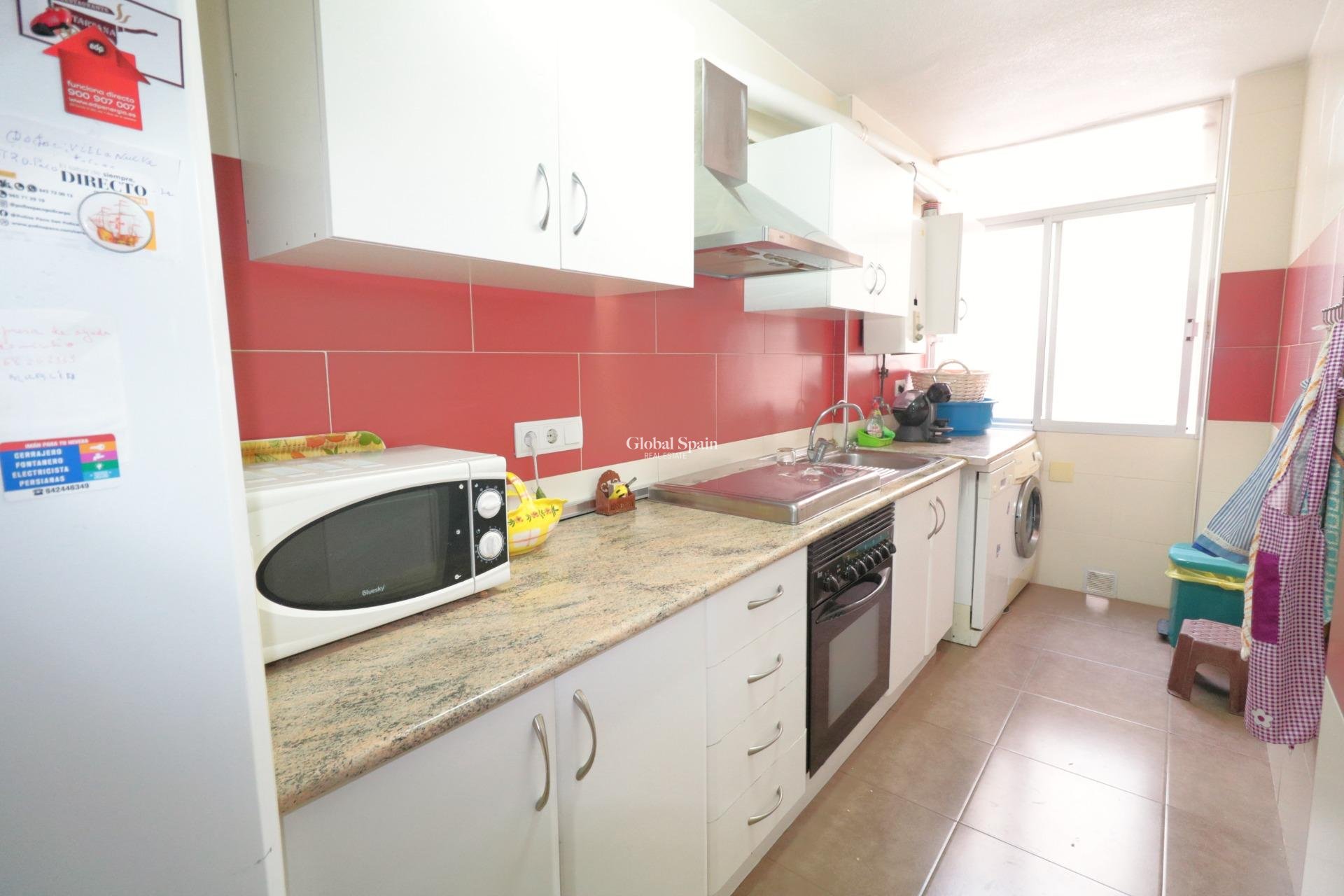 Wederverkoop - APPARTEMENT -
TORREVIEJA - Acequion