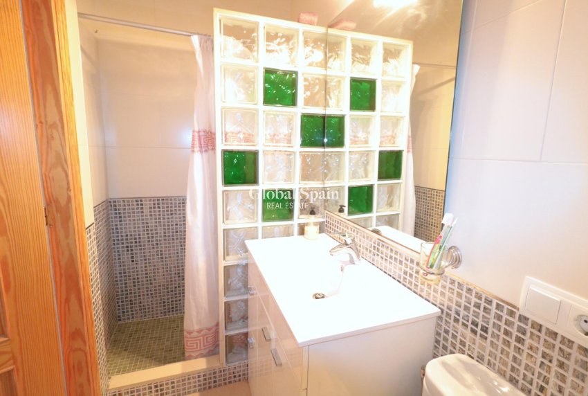 Wederverkoop - APPARTEMENT -
TORREVIEJA - Acequion