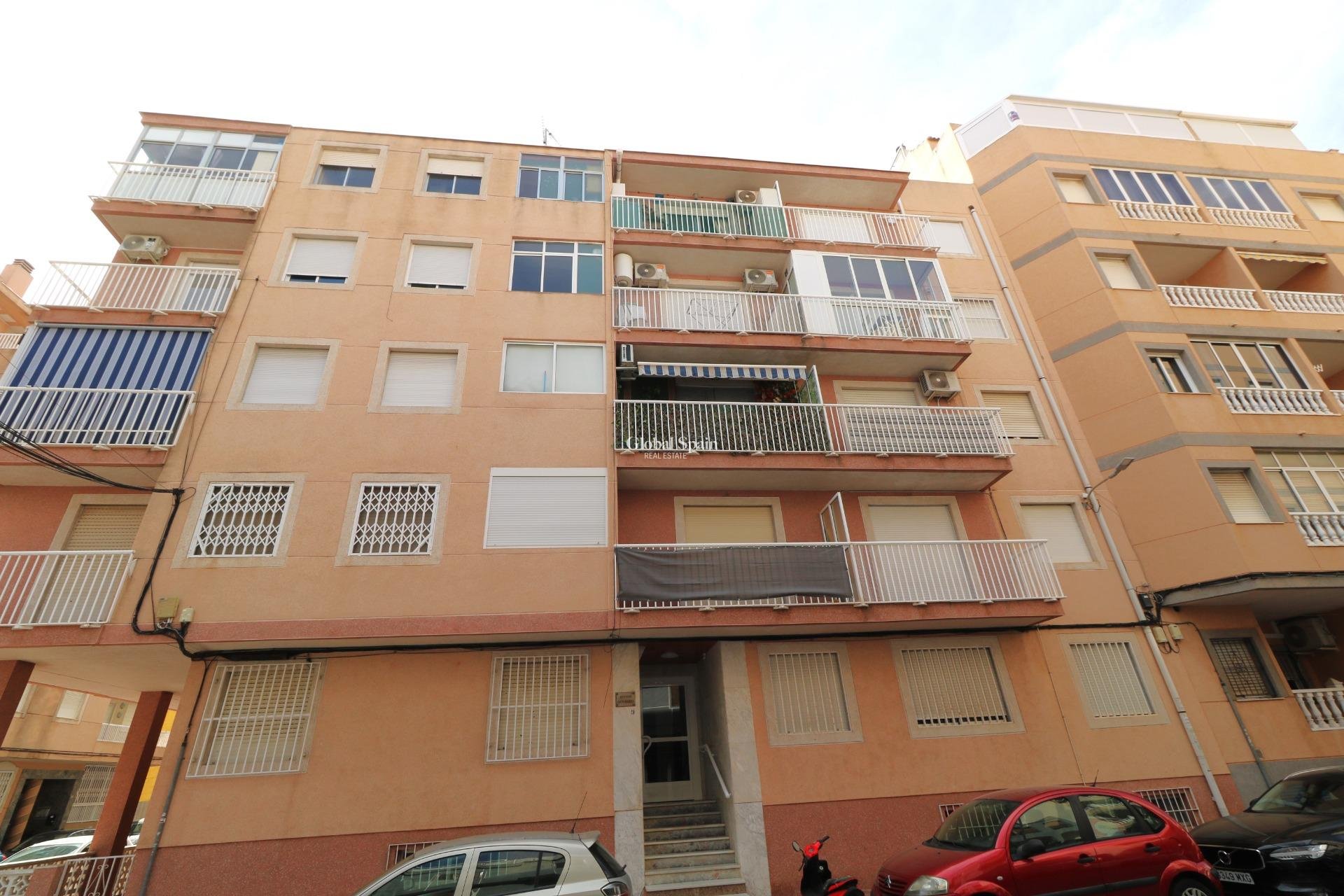 Wederverkoop - APPARTEMENT -
TORREVIEJA - Acequion