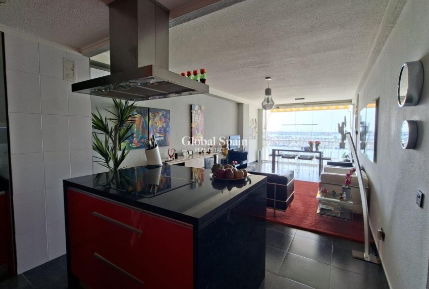 Wederverkoop - APPARTEMENT -
TORREVIEJA - Acequion