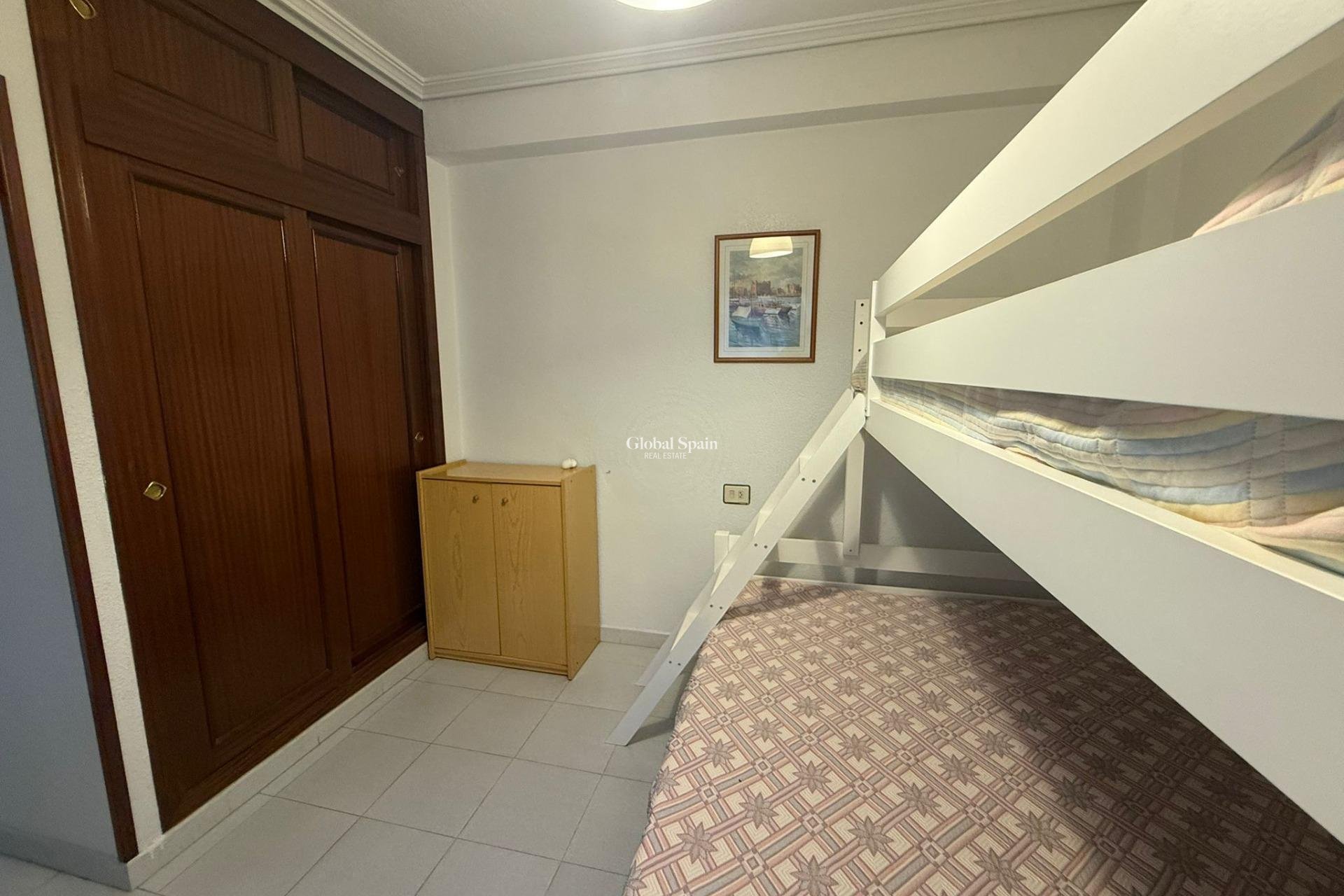 Wederverkoop - APPARTEMENT -
TORREVIEJA - Acequion