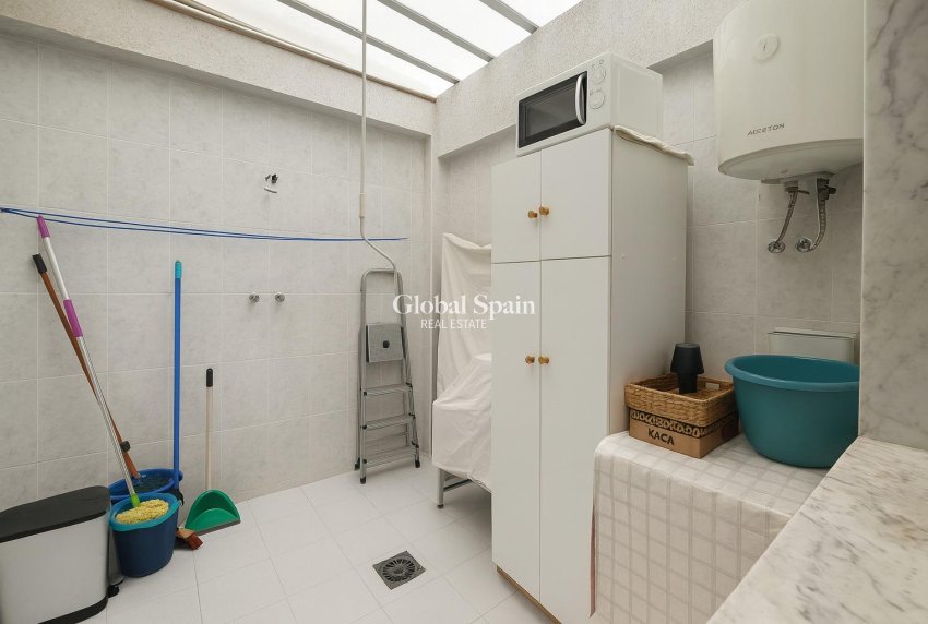 Wederverkoop - APPARTEMENT -
TORREVIEJA - Acequion