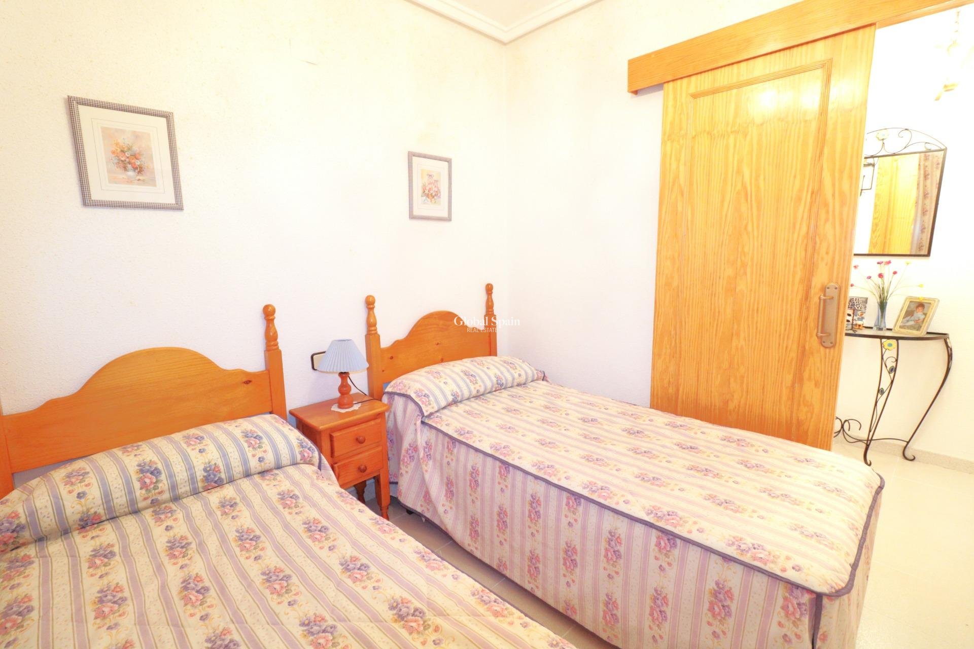 Wederverkoop - APPARTEMENT -
TORREVIEJA - Acequion