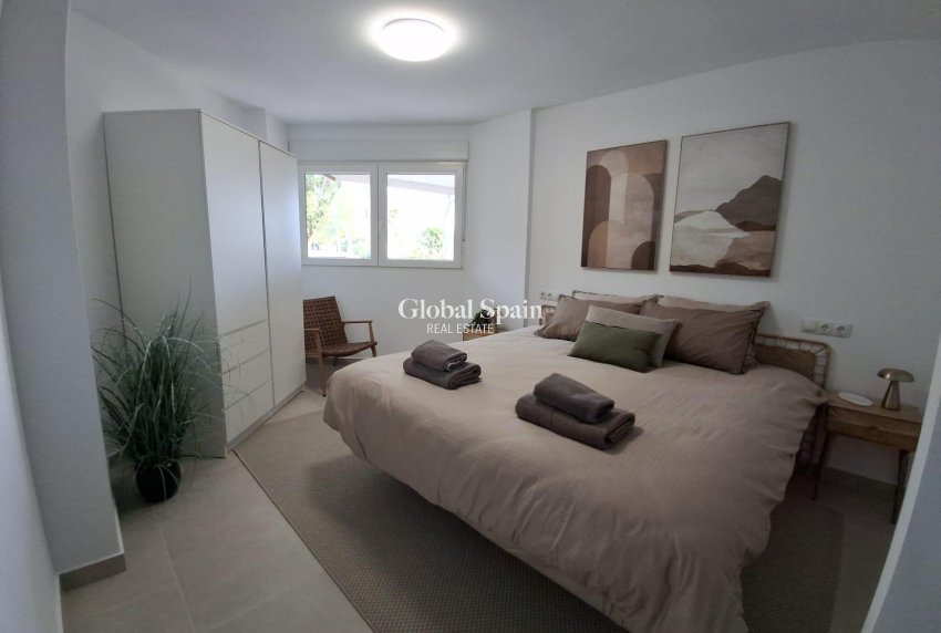 Wederverkoop - APPARTEMENT -
TORREVIEJA - Acequion