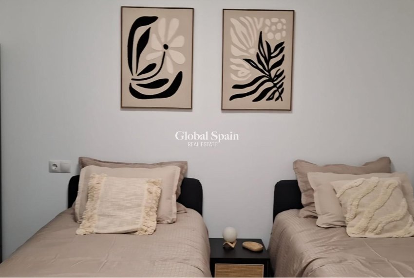 Wederverkoop - APPARTEMENT -
TORREVIEJA - Acequion