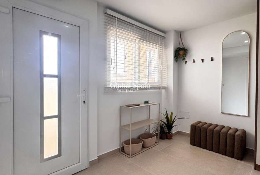 Wederverkoop - APPARTEMENT -
TORREVIEJA - Acequion