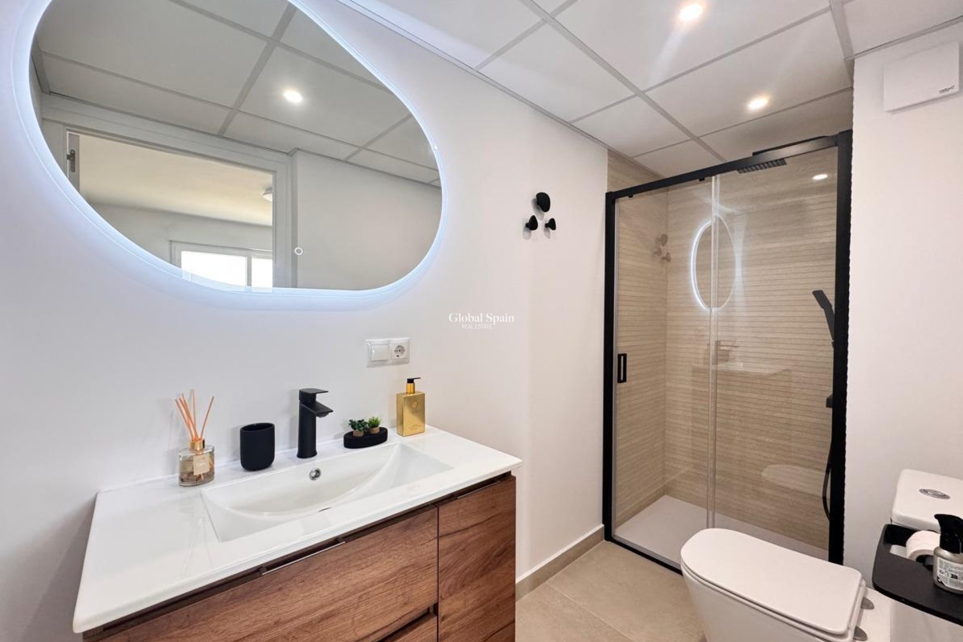 Wederverkoop - APPARTEMENT -
TORREVIEJA - Acequion